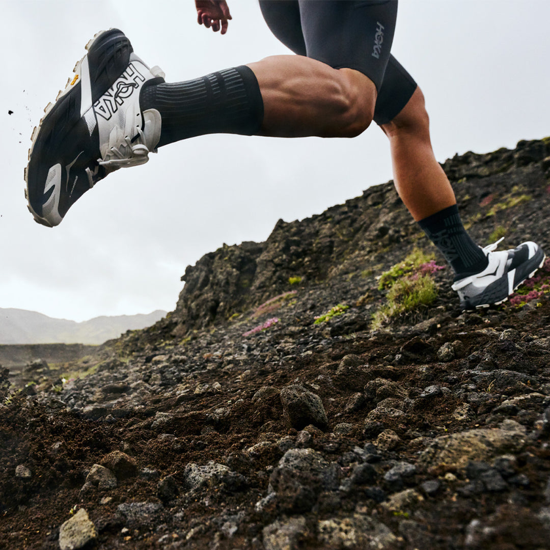 Hoka Speedgoat 7 Womens | Black / White