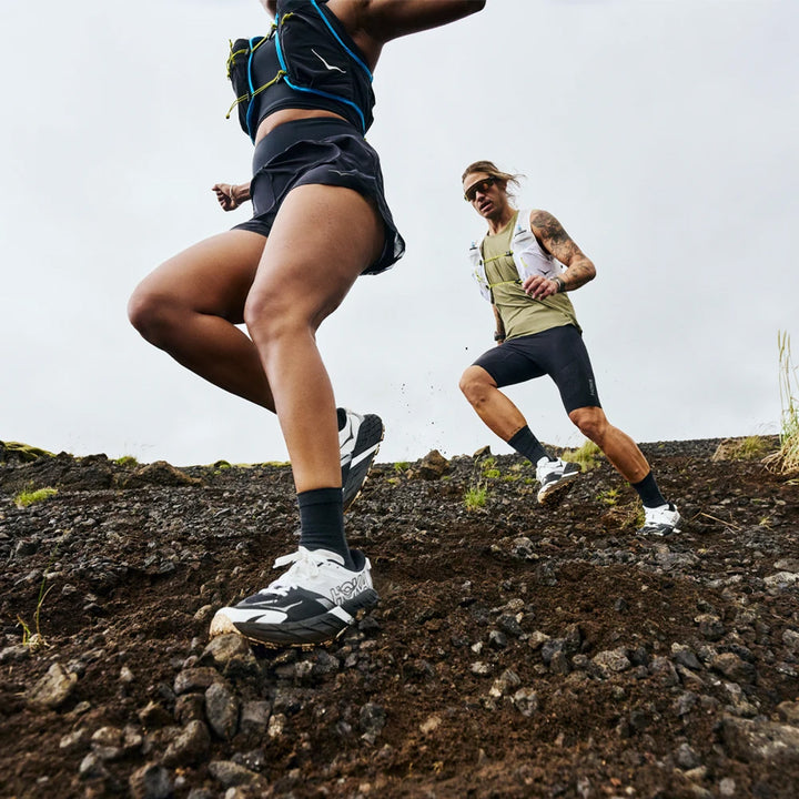 Hoka Speedgoat 7 Mens | Black / White