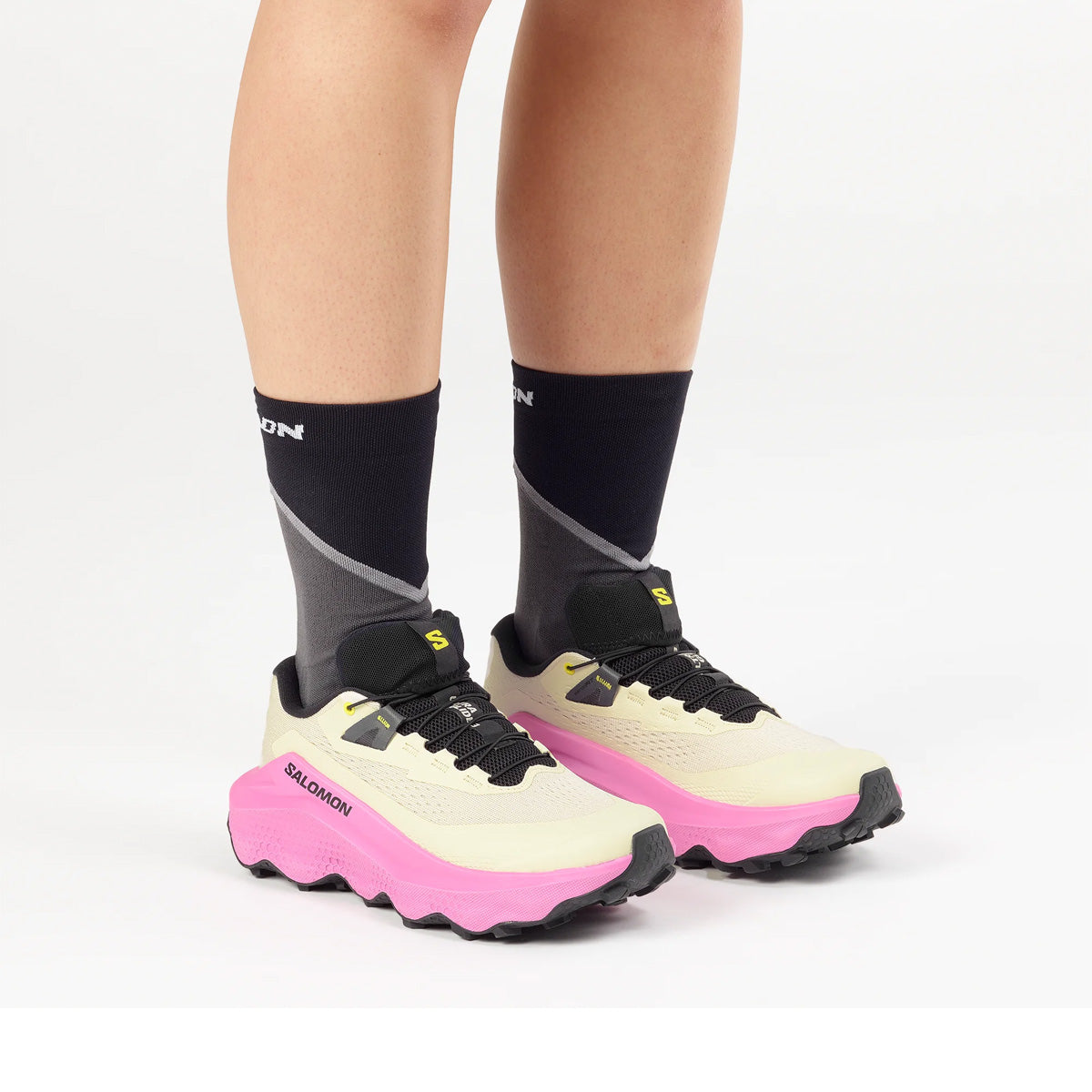 Salomon Ultra Glide 3 Womens | Almond Milk/Cyclamen/Black