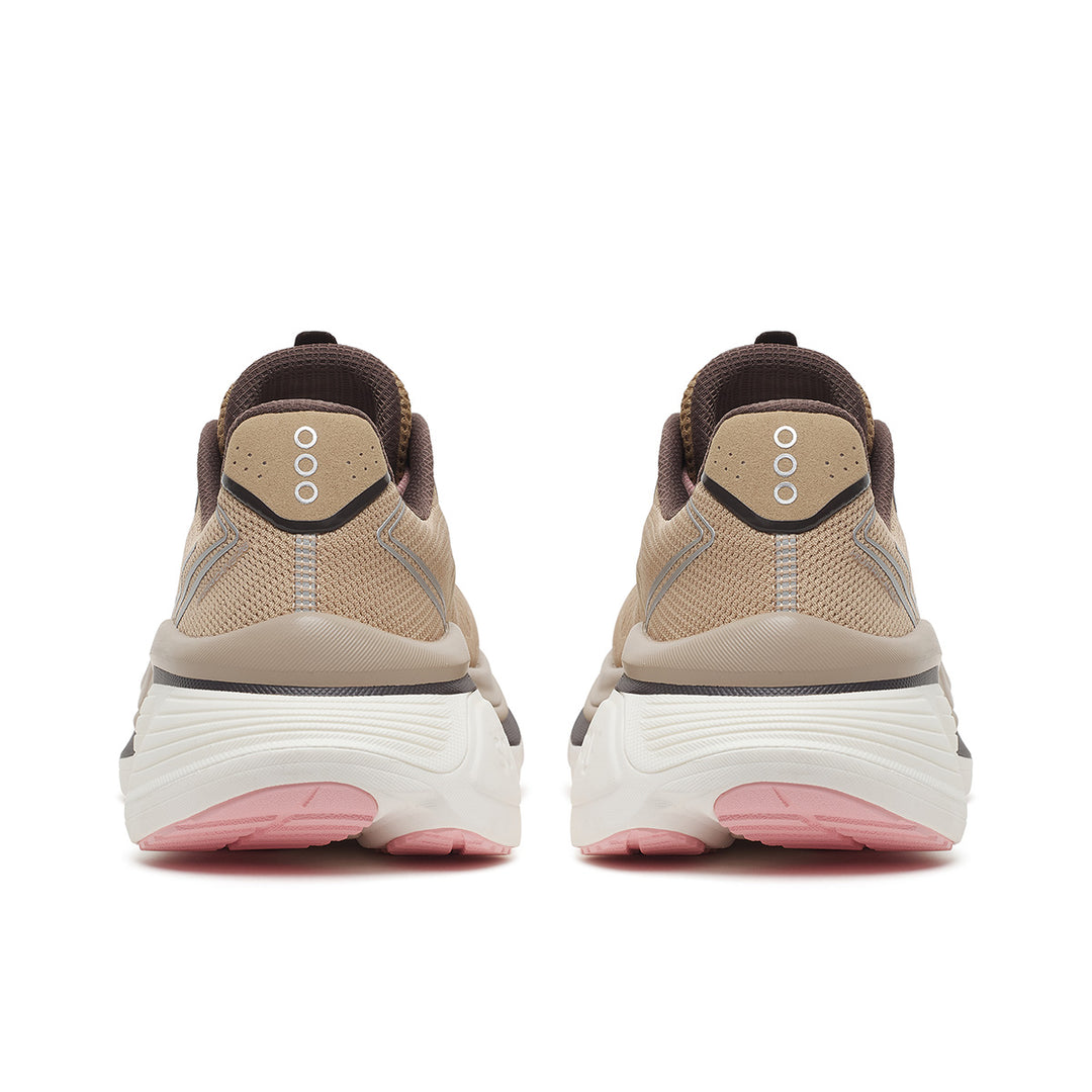 Saucony Hurricane 26 Womens | Saddle/touch